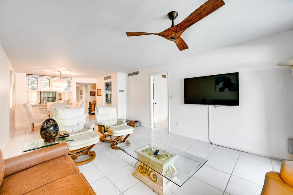 Waterfront Marco Island Condo < 1/4 Mi to Beach! House in Marco Island