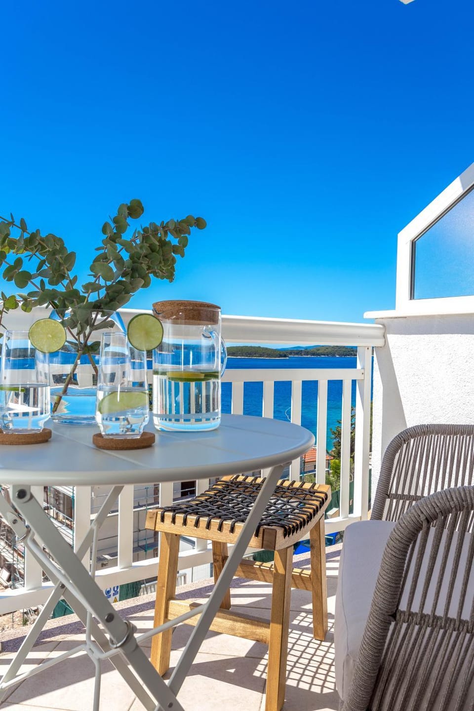 Day, View (from property/room), Balcony/Terrace, Seating area, Sea view