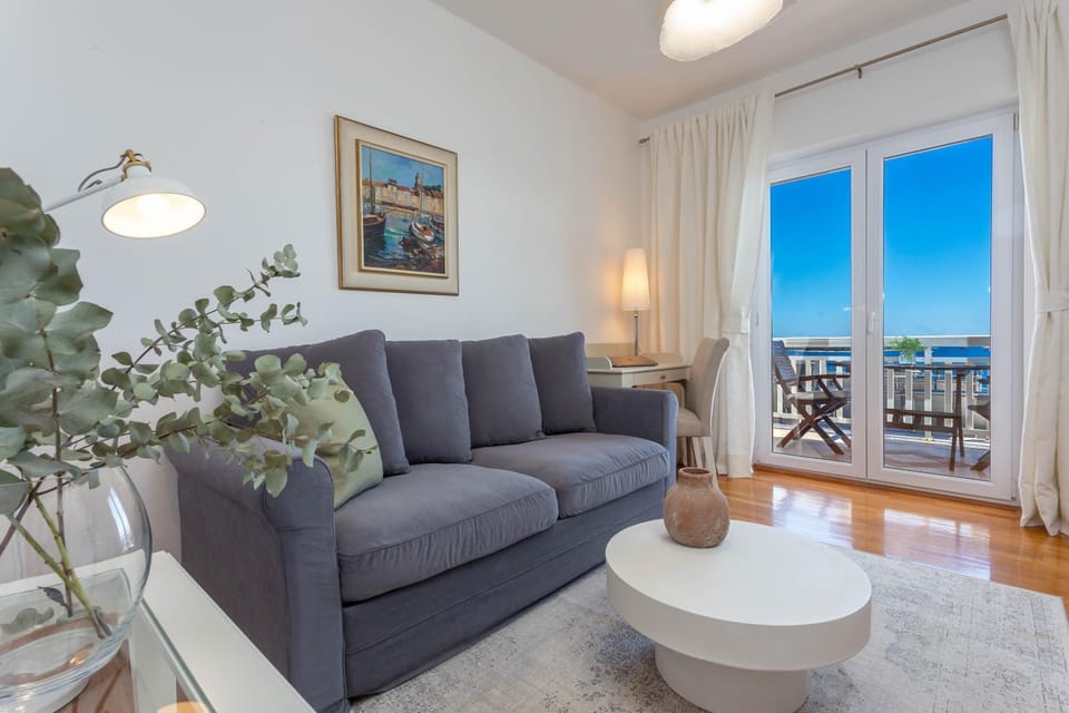 View (from property/room), Balcony/Terrace, Balcony/Terrace, Living room, Seating area, Sea view