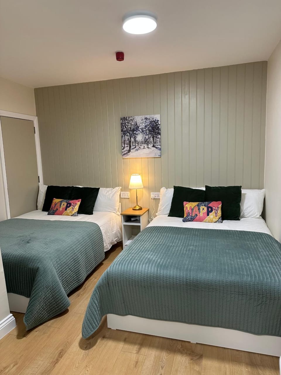 LORD MERIT GUEST HOUSE KING'S CROSS GRAYS INN ROAD Bed and Breakfast in London Borough of Islington
