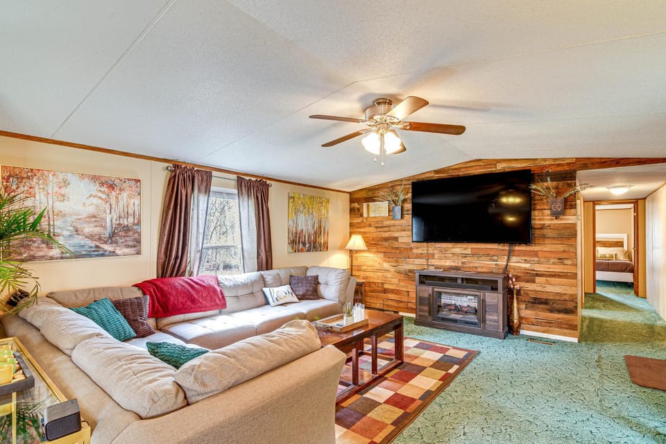 Nancy Cabin w/ Fire Pit Near Lake Cumberland! Cabin in Lake Cumberland