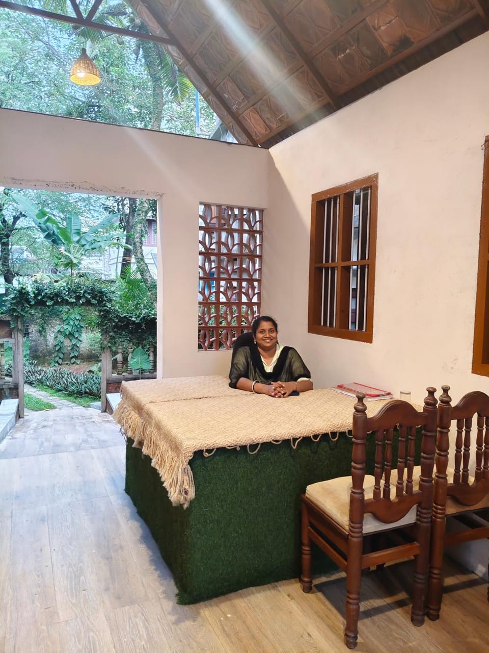 VEDHARA AYURVEDA panchakarma treatment centre Hotel in Alappuzha