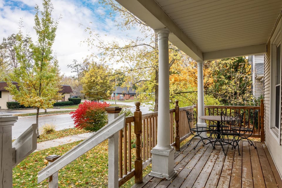 Beautiful House Walk Everywhere AC Fire Pit House in Traverse City