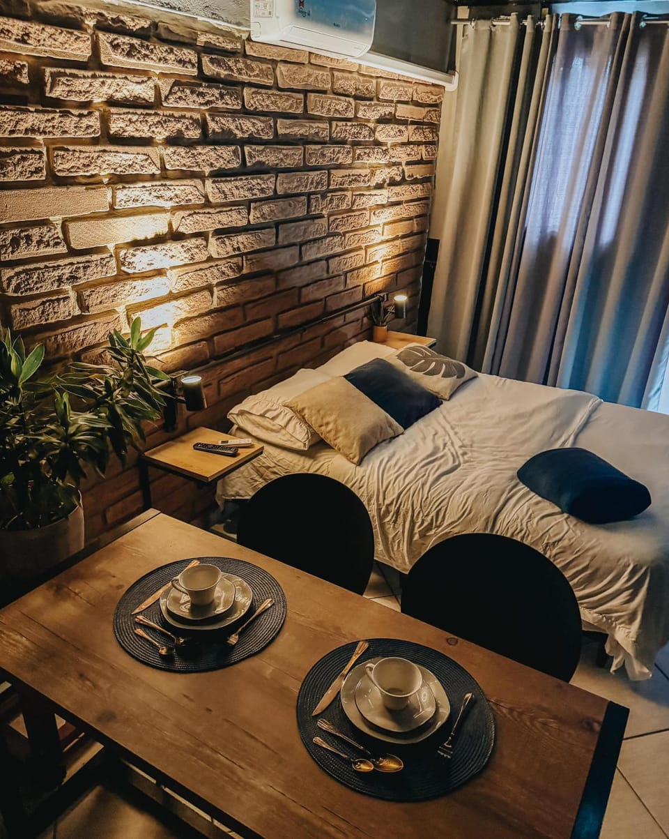 Seating area, Bedroom