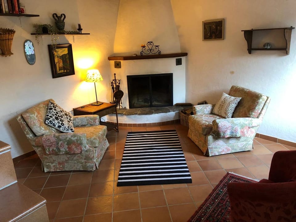 Come stay in our Little Nest House in Canton of Ticino
