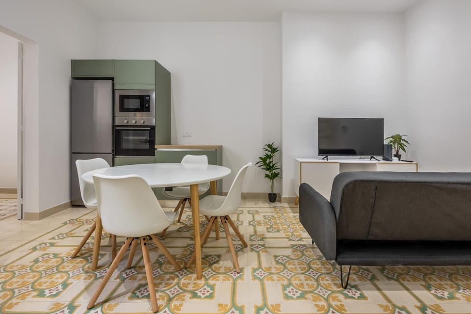 Modern luxury apt, a stone throw away to Valletta Apartment in Malta