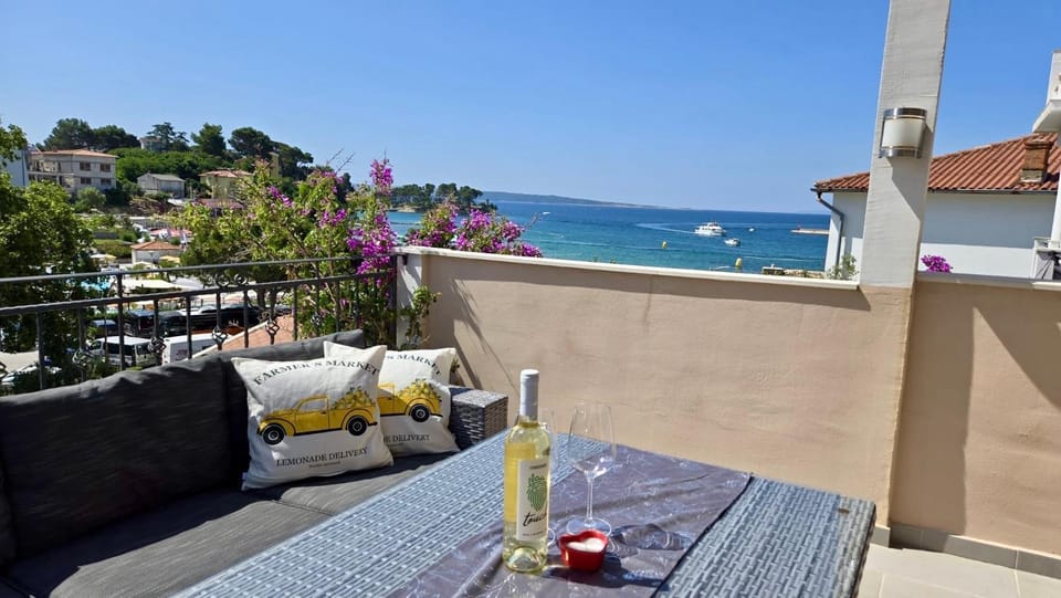 View (from property/room), Balcony/Terrace, Sea view