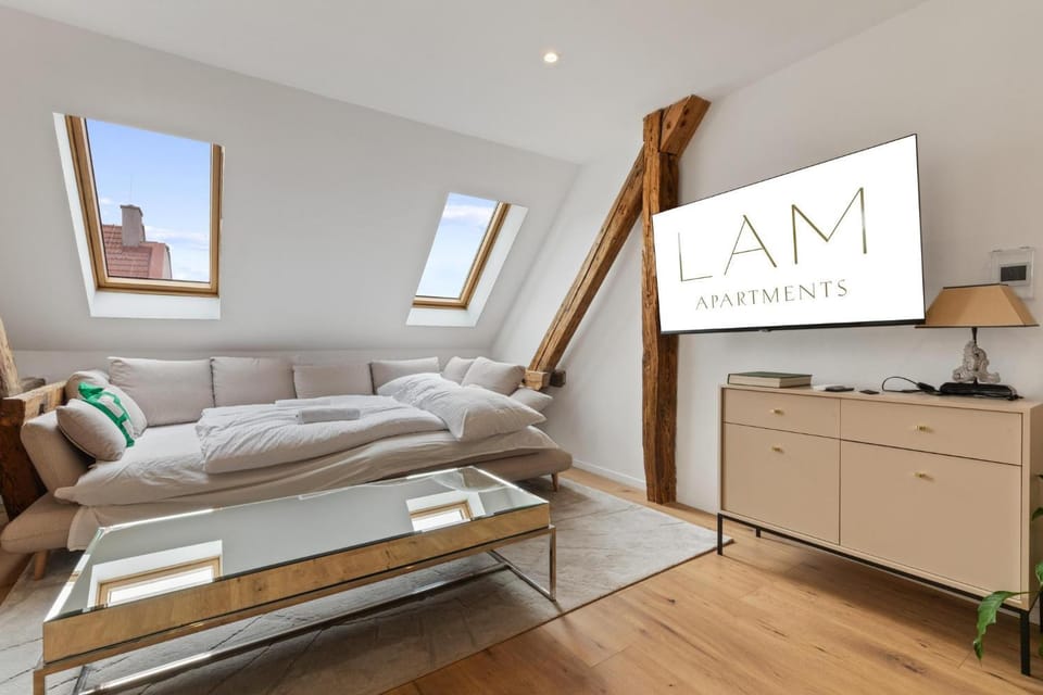 Bed, TV and multimedia, Photo of the whole room