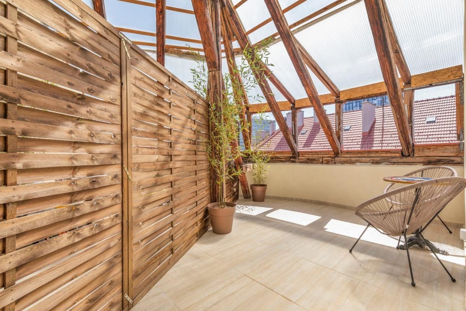 Day, View (from property/room), Balcony/Terrace, Living room, Seating area