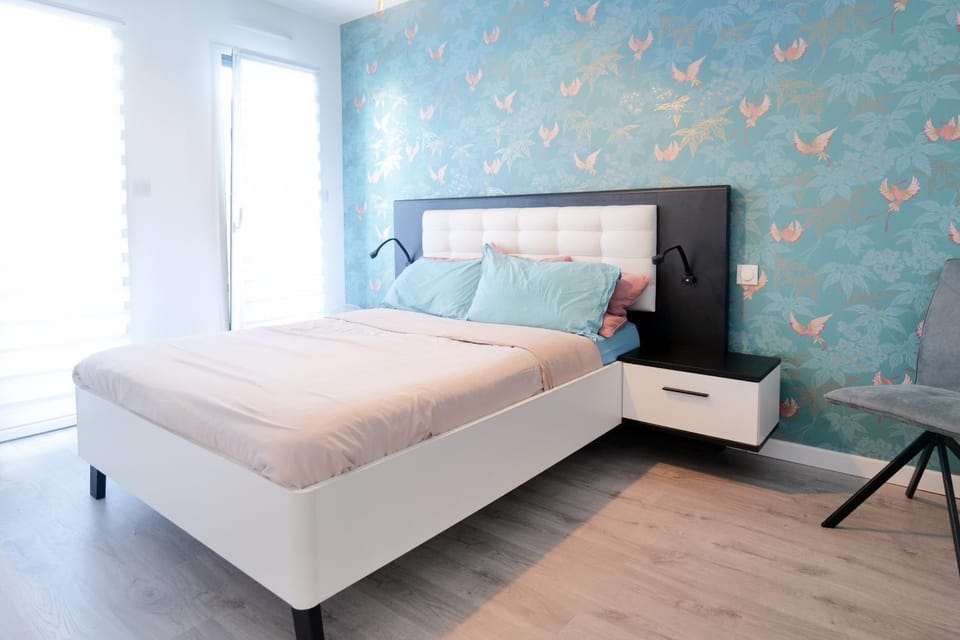 Bed, Bedroom
