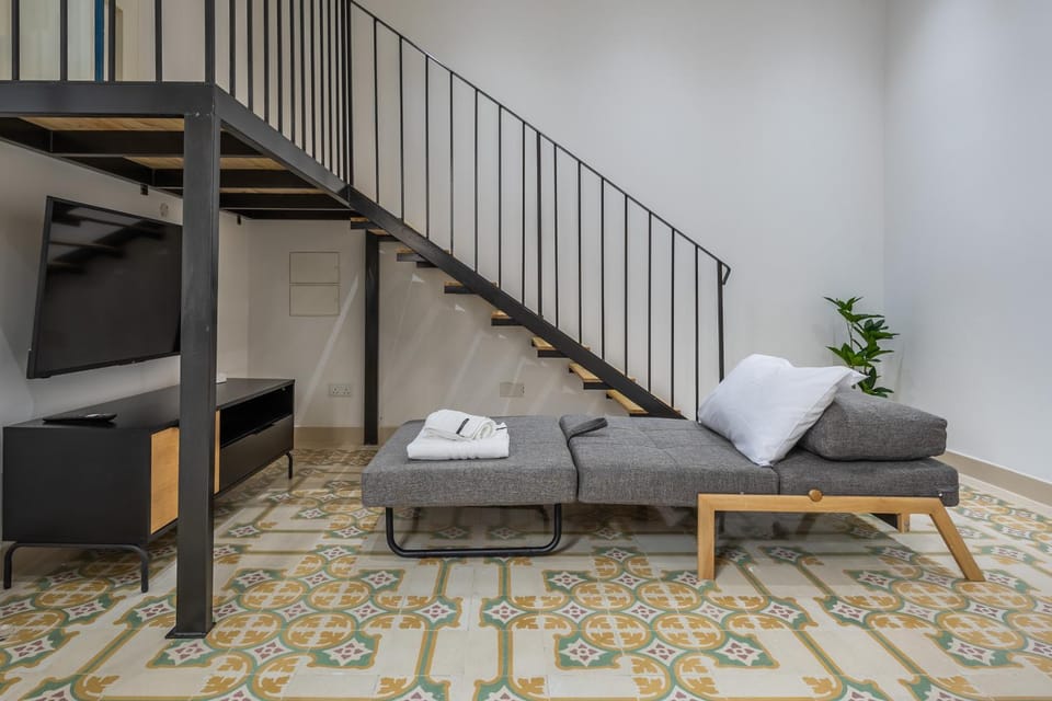 New & elegent apartment just 5 min walk to the Capital by SF HOMES Apartment in Malta