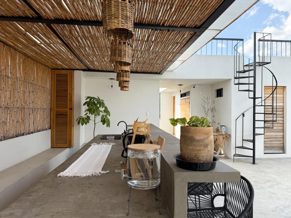 Restaurant/places to eat, Off site, Balcony/Terrace