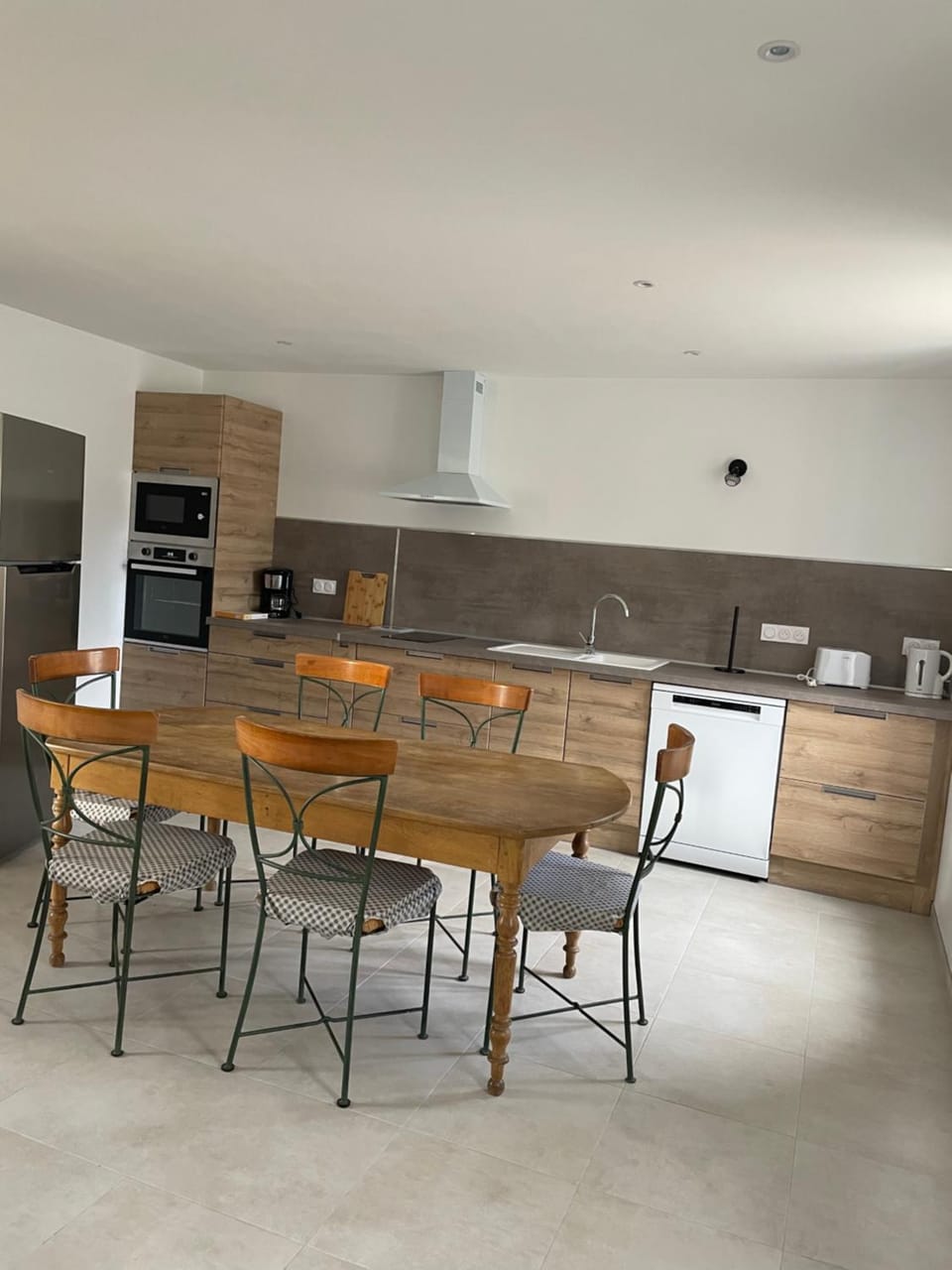 Dining area, dishwasher, minibar, pet friendly, stove, toaster
