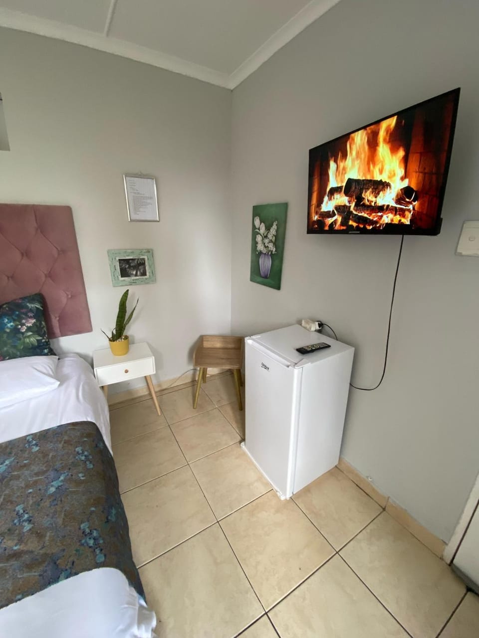 Mbathos guesthouse Bed and Breakfast in Durban
