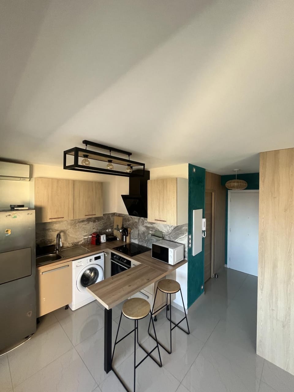 Kitchen or kitchenette, Dining area, minibar, oven, pet friendly, stove, toaster