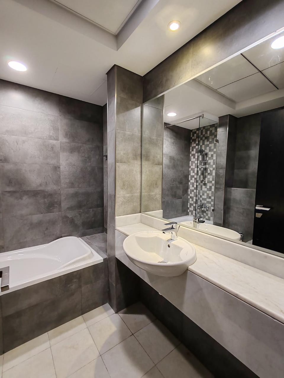 Shower, Toilet, Bathroom, Bath