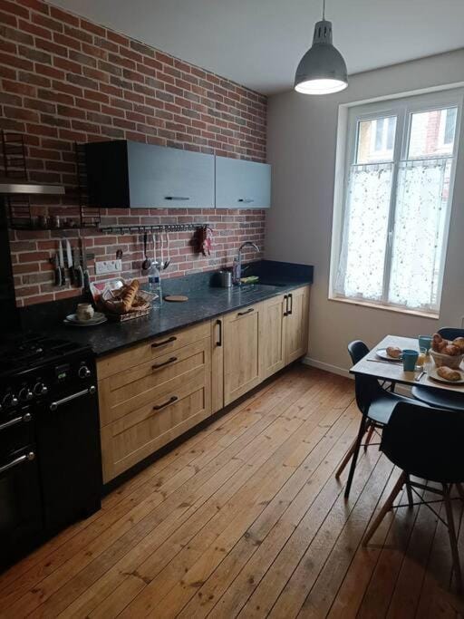 Dining area, kitchen