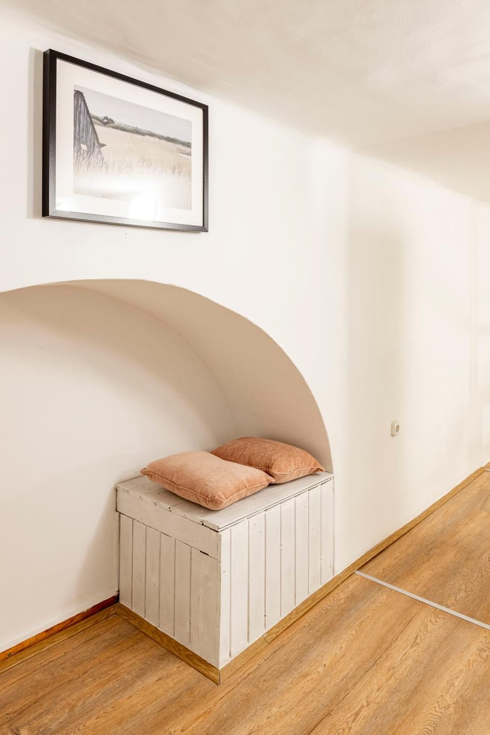 Property building, Decorative detail, Decorative detail, Seating area
