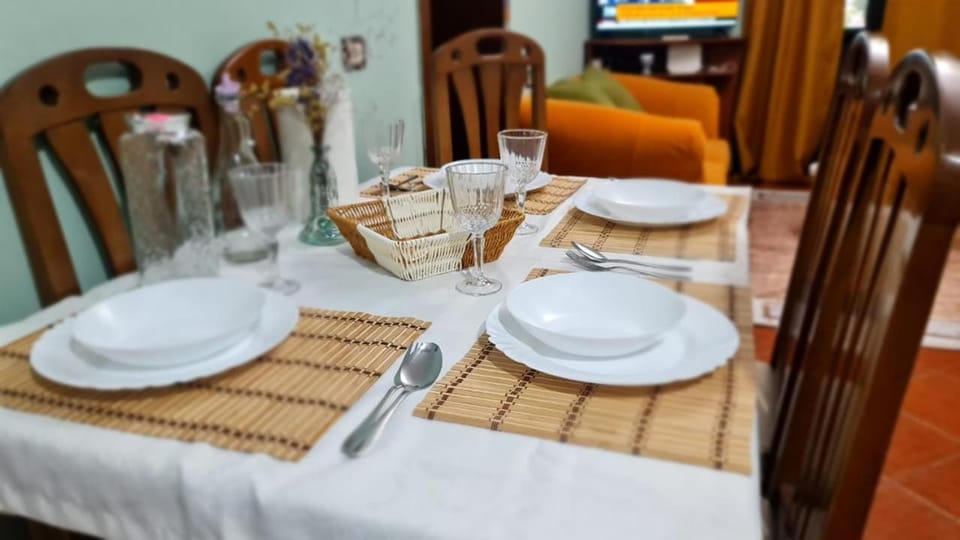 Dining area, Food