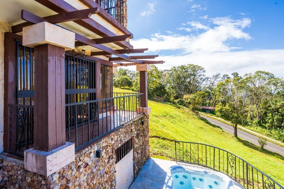 Patio, Day, Natural landscape, Garden, Hot Tub, View (from property/room), Garden view