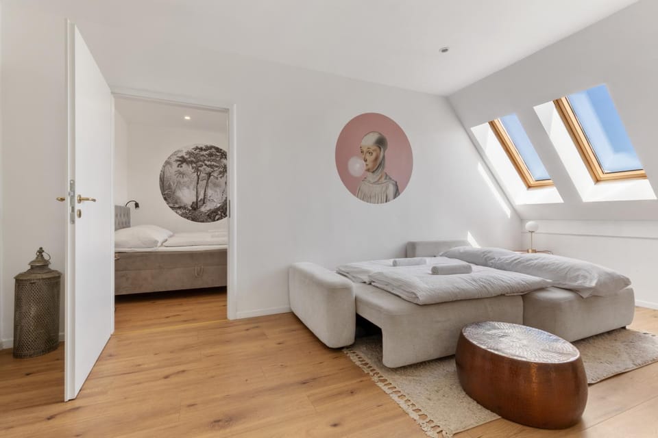 Bed, Living room, Bedroom