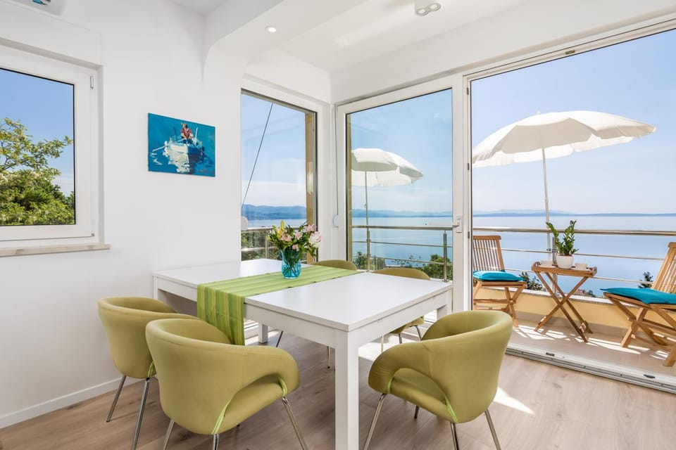 Day, Natural landscape, View (from property/room), Balcony/Terrace, Living room, Seating area, Dining area, Sea view