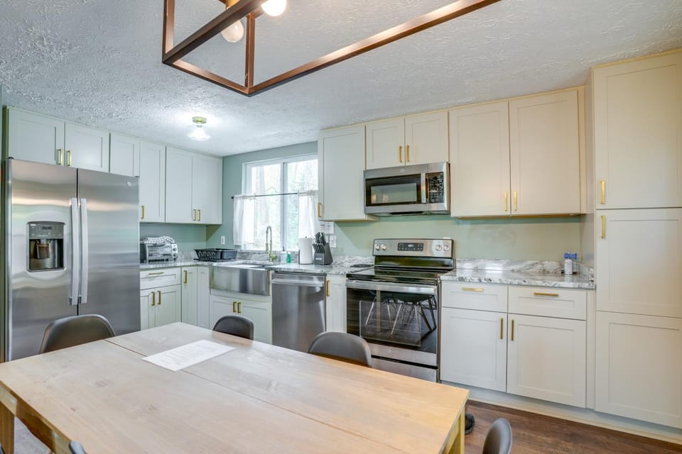 Serene Roseland Retreat Near Wintergreen Resort! House in Massies Mill