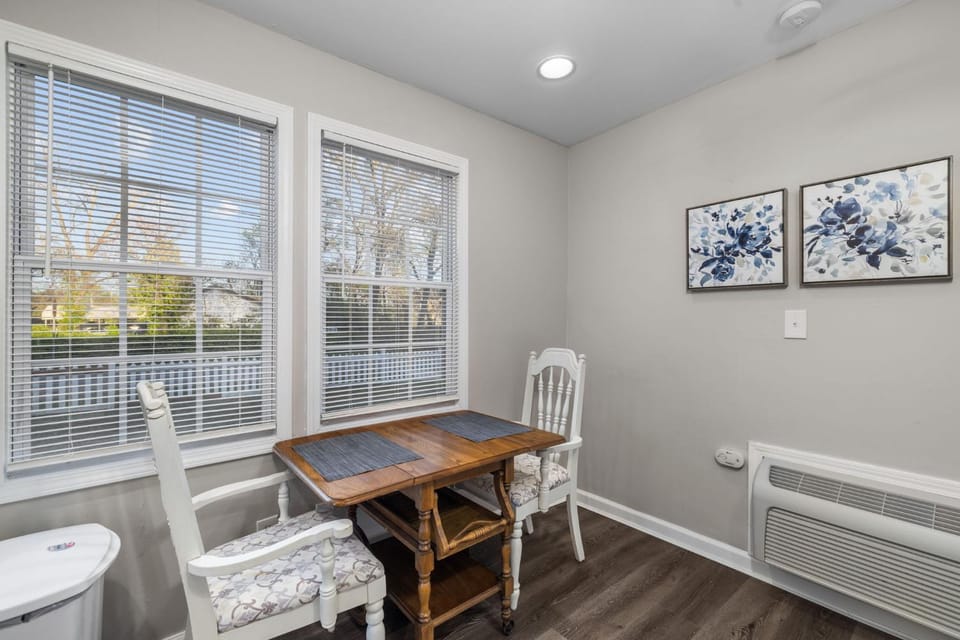 Downtown Kimmswick Studio Newly Renovated House in Ozark Mountains
