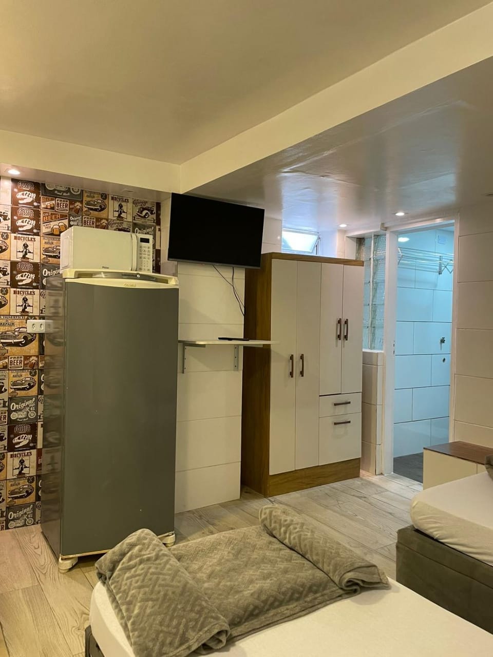 Bed, TV and multimedia, Kitchen or kitchenette, Photo of the whole room, Bedroom, minibar, wardrobe