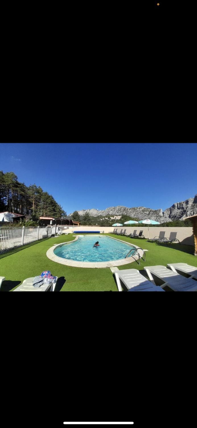 Mobilhome comfort à la montagne Campground/ 
RV Resort in Provence-Alpes-Côte d'Azur