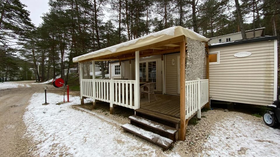 Mobilhome comfort à la montagne Campground/ 
RV Resort in Provence-Alpes-Côte d'Azur