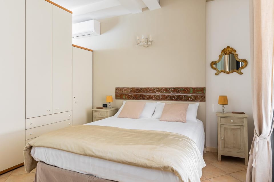 Bed, Photo of the whole room, Bedroom, wardrobe, air conditioner