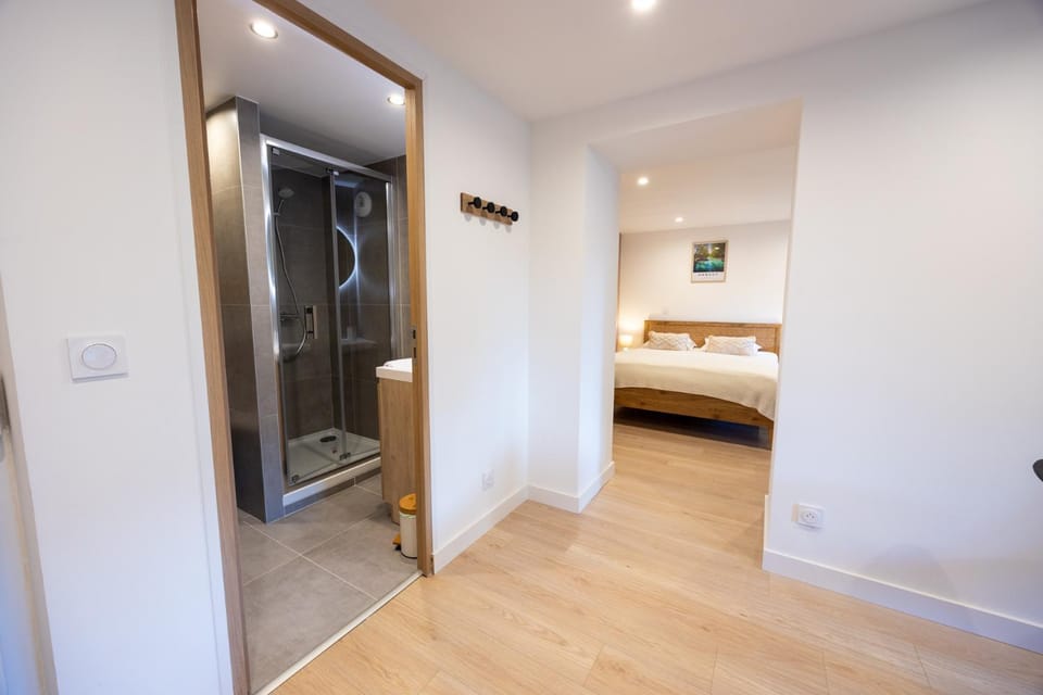 Shower, Bathroom