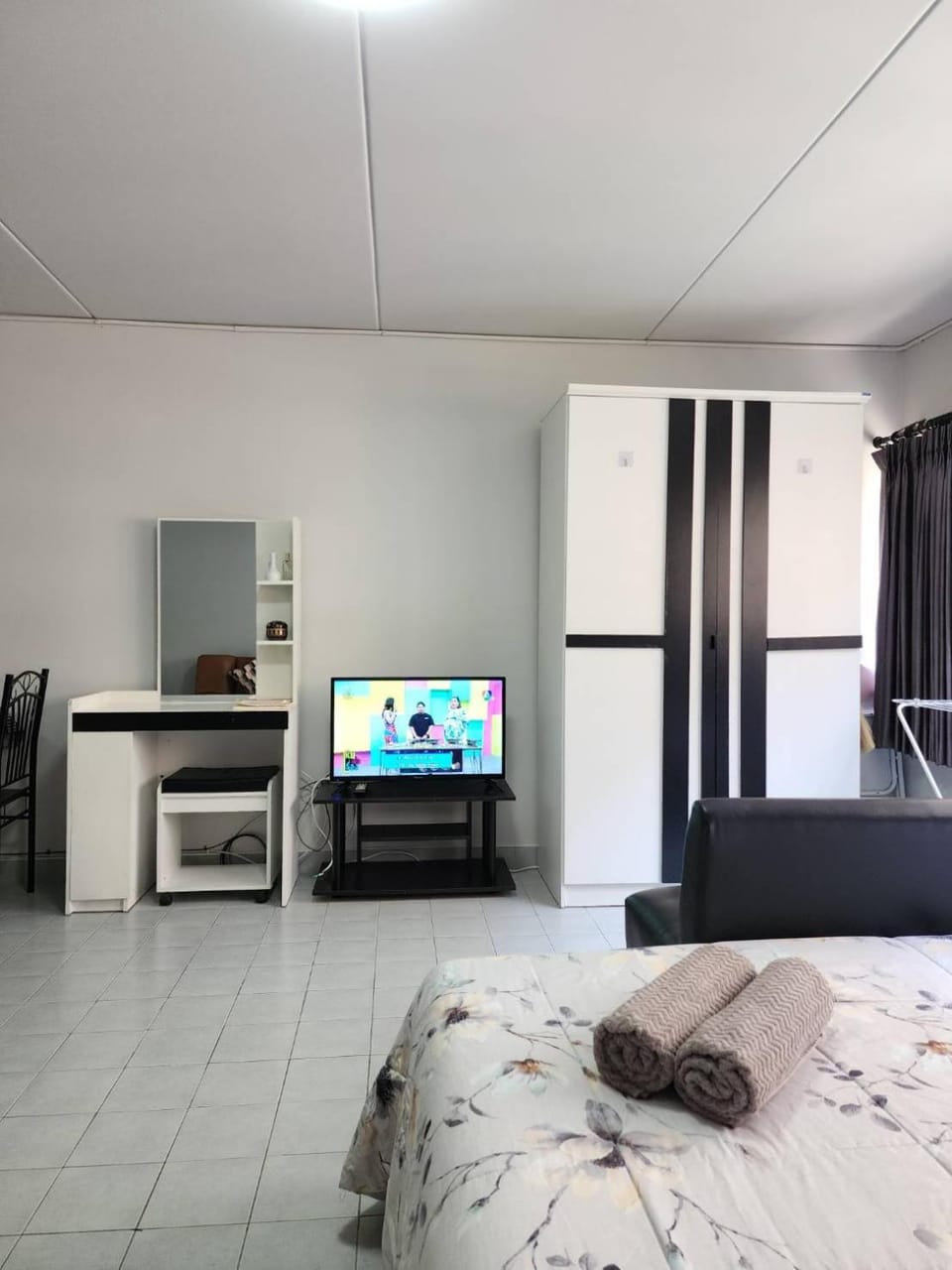 Communal lounge/ TV room, Living room