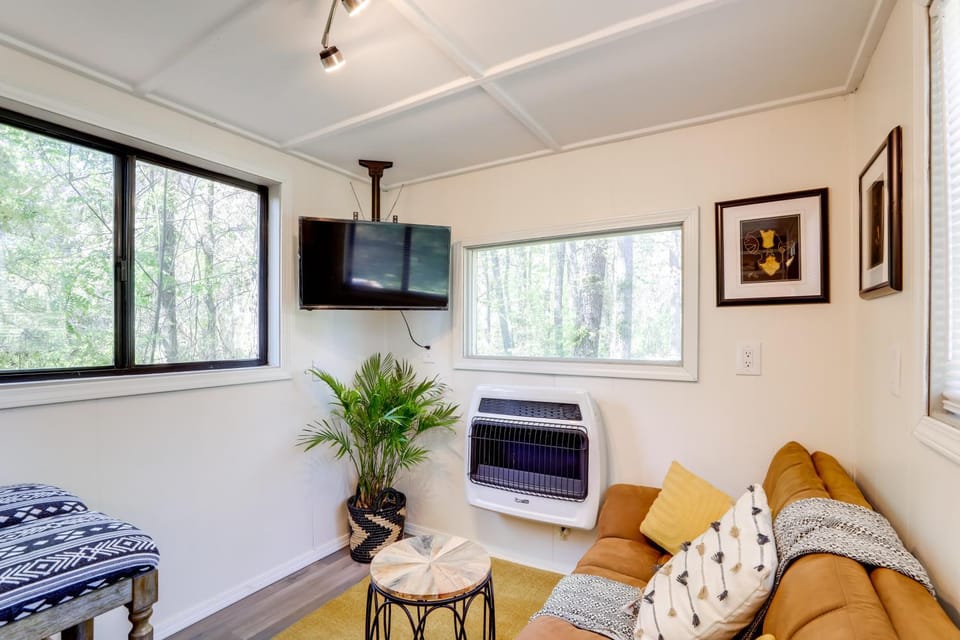 Hike On-Site: Georgia Tiny Home on Farm Retreat House in Georgia