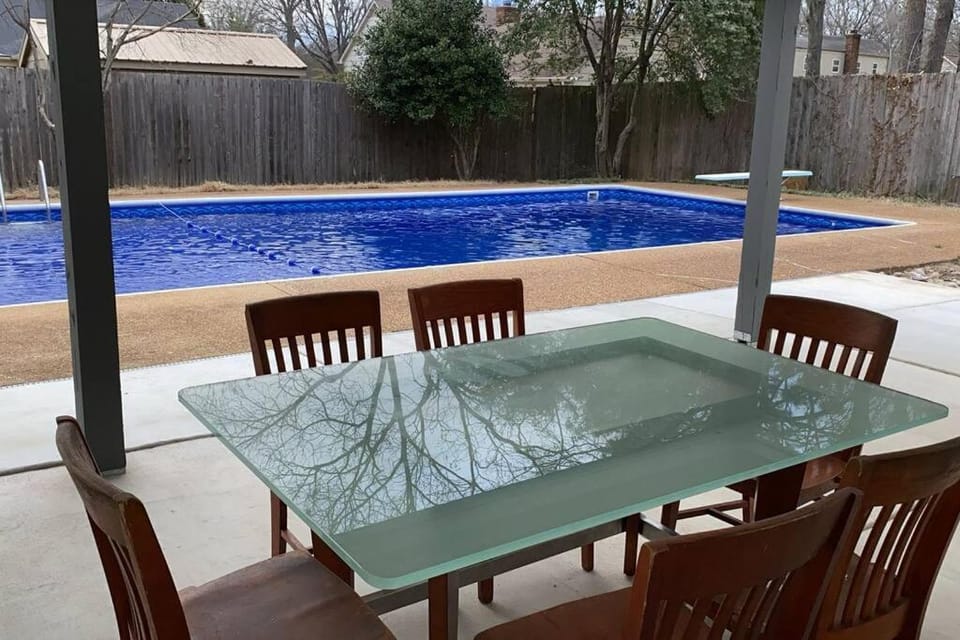 Stylish 4BR Prime Location Close to All! House in Memphis