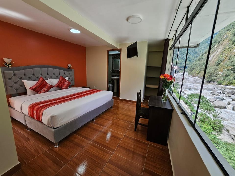 Bed, Natural landscape, Photo of the whole room, Bedroom, Mountain view