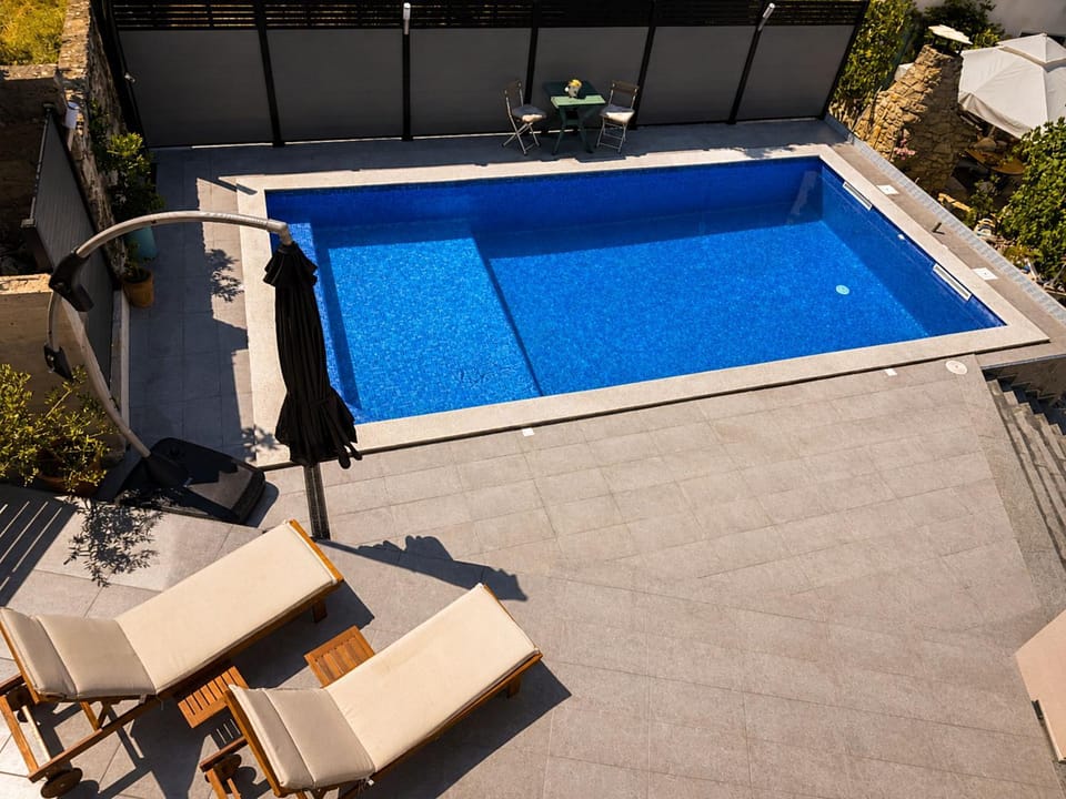 Day, Pool view, Area and facilities, Swimming pool, sunbed
