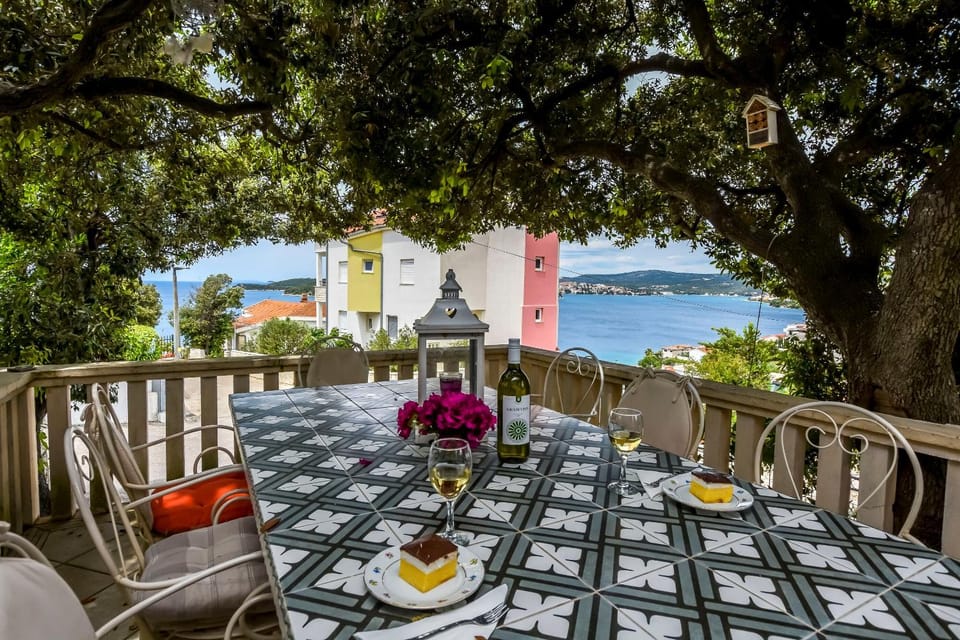 Day, View (from property/room), Balcony/Terrace, Dining area, Landmark view, Sea view
