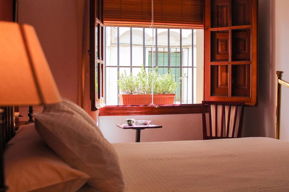 Bedroom, Quiet street view