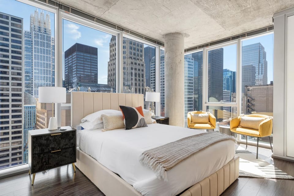 Bed, Photo of the whole room, Bedroom, City view