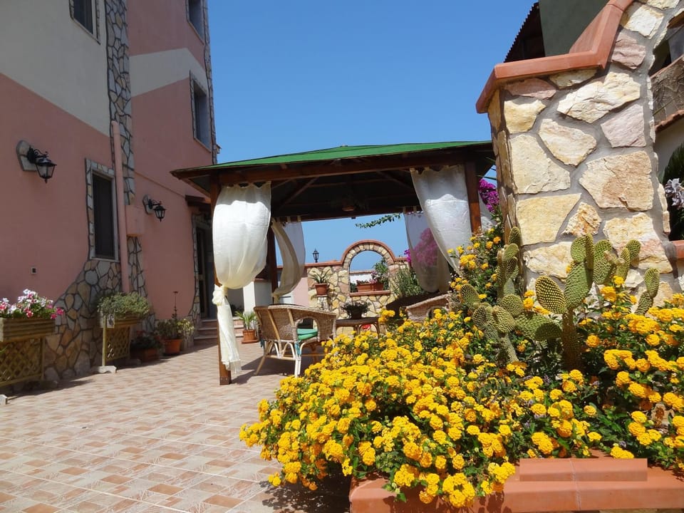 Facade/entrance, Facade/entrance, Garden