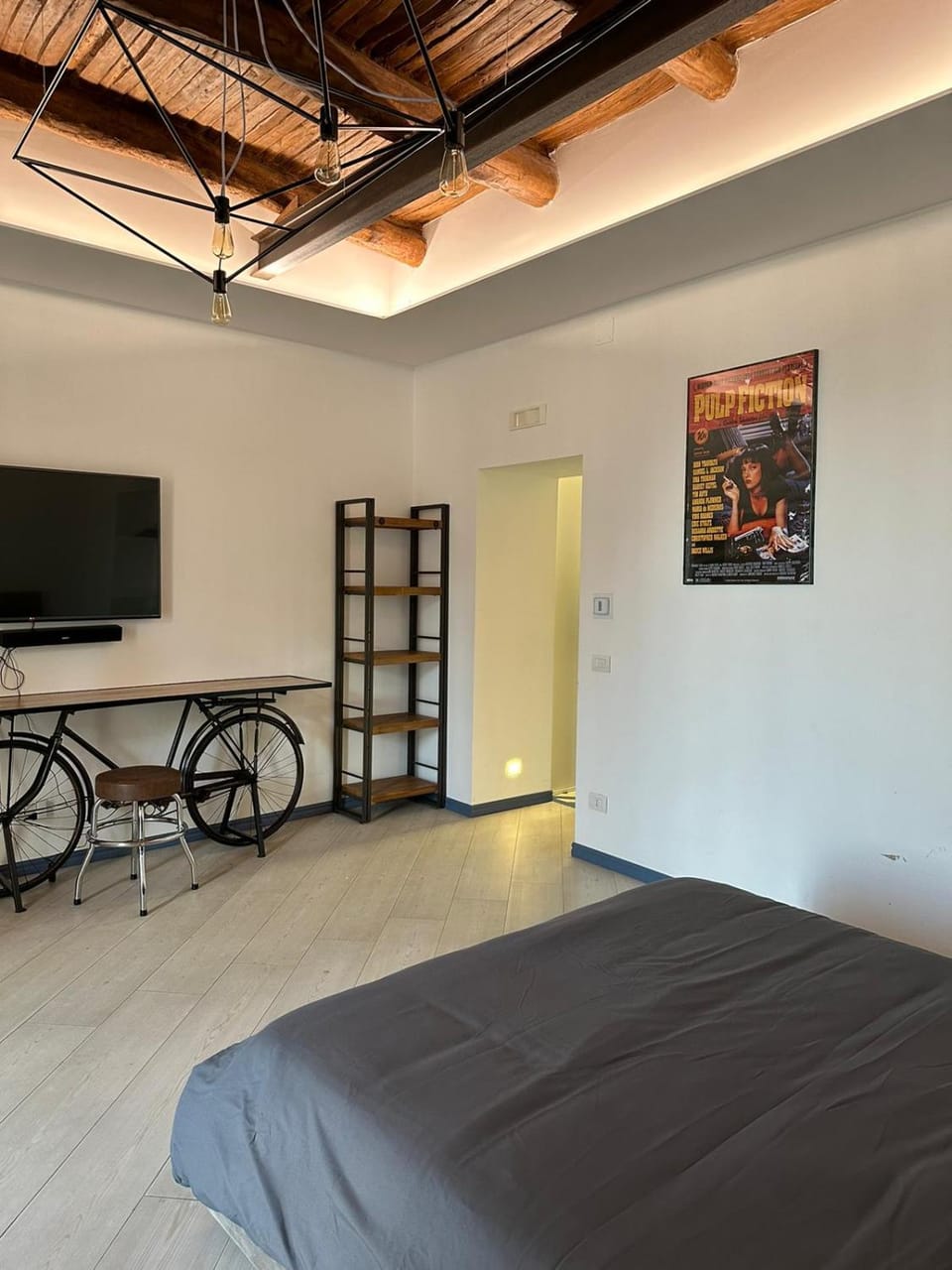Bed, Photo of the whole room