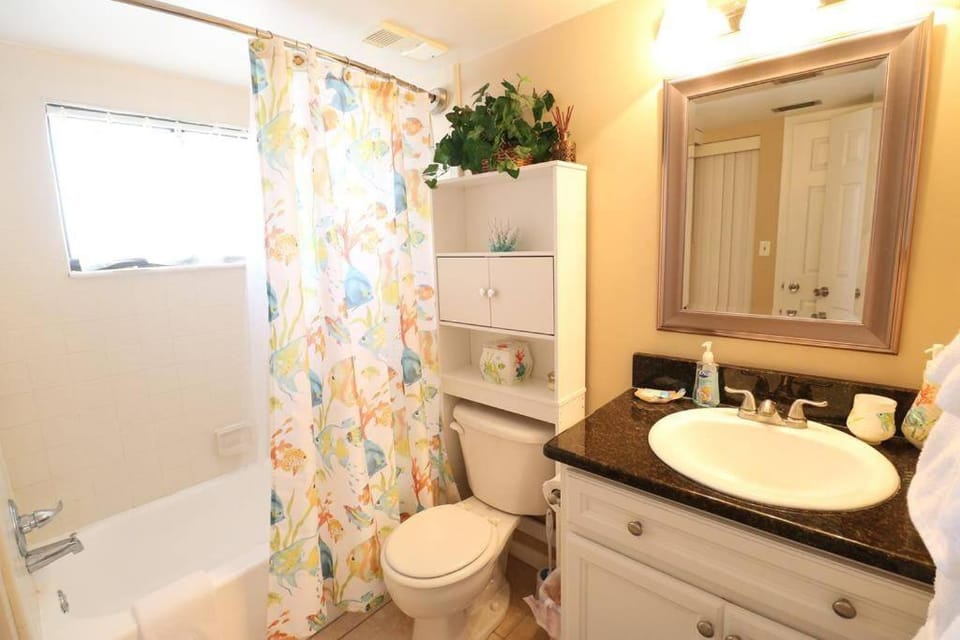 Beach Side complex B23 1 Bed 1 Bath w/Heated Pool Apartment in Butler Beach