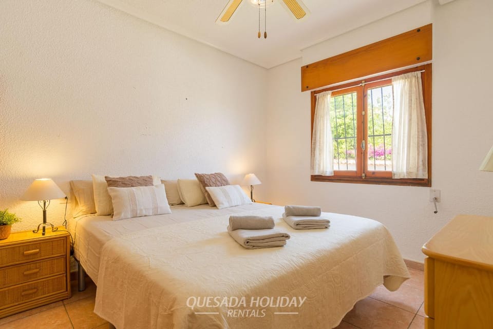 Bedroom, fireplace