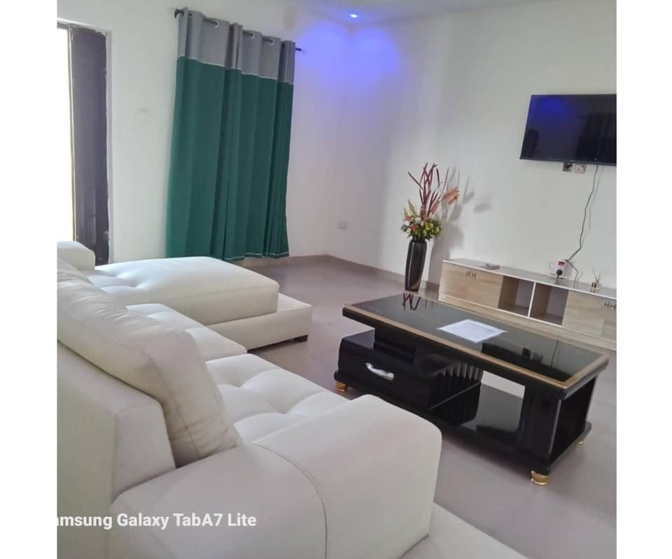 Communal lounge/ TV room, TV and multimedia, Seating area, Entertainment, Sunrise, Sunset, air conditioner