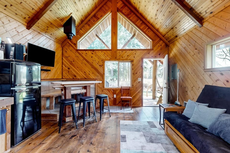 Romantic 15-Acre Hideout Near Foster Creek! House in Washington