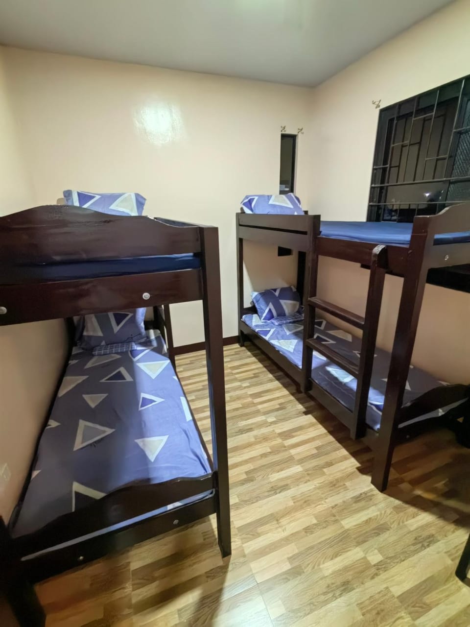 Bedroom, bunk bed