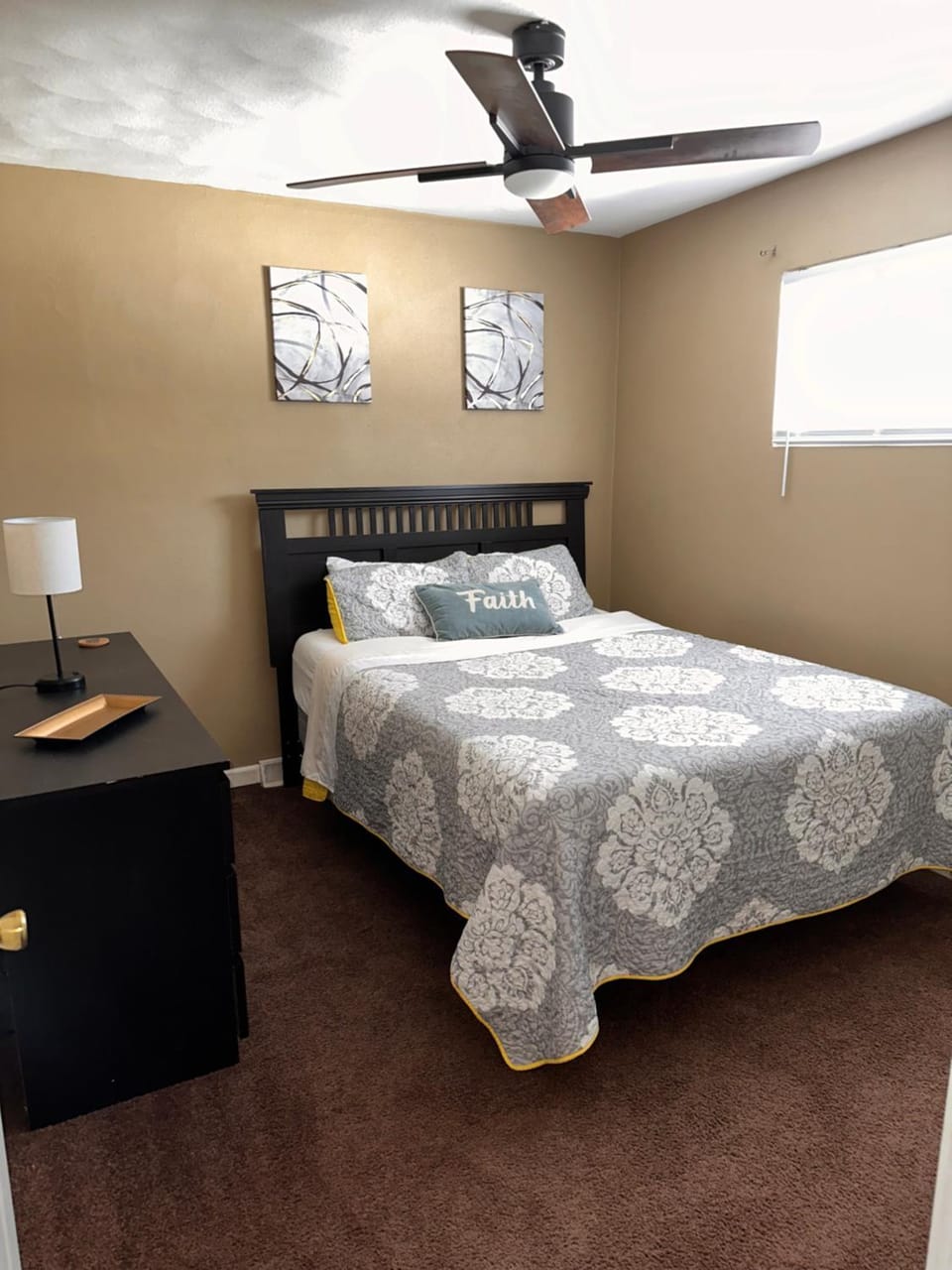 Photo of the whole room, Bedroom