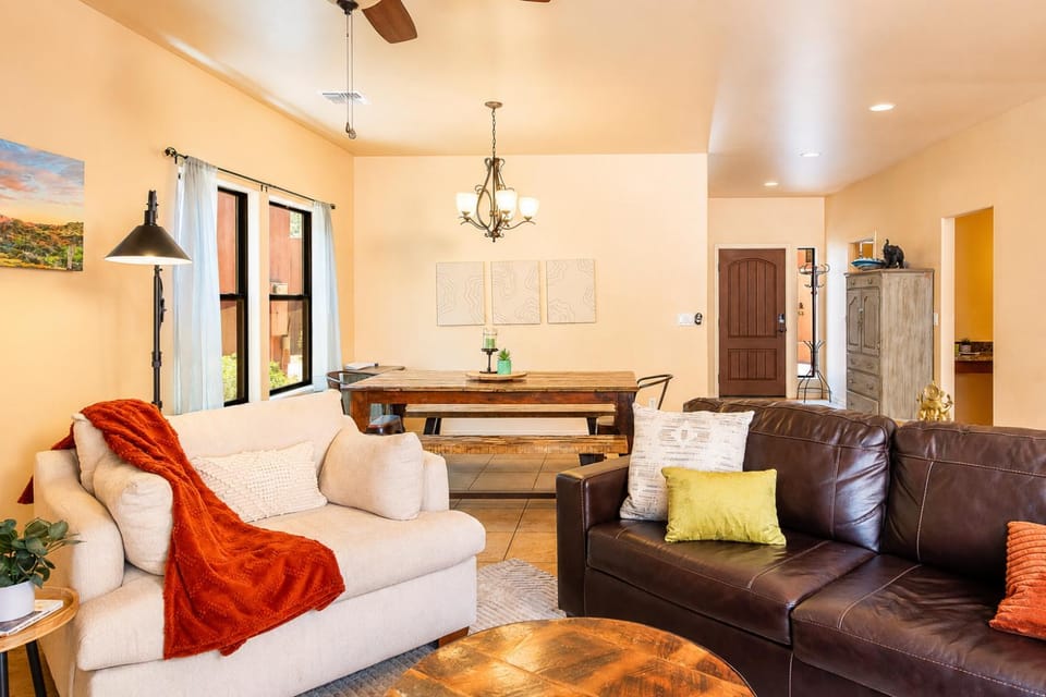 Living room, Photo of the whole room, Seating area, Dining area
